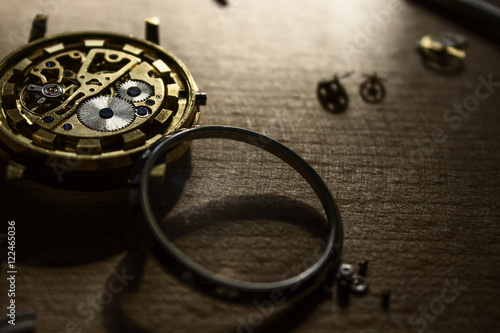 mechanical watch repair 