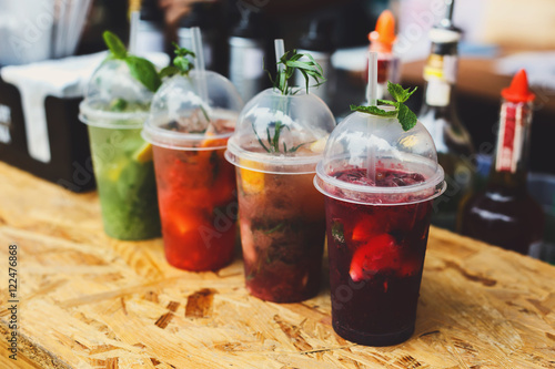 Valokuva Creative exotic non-alcoholic cocktails in night club bar