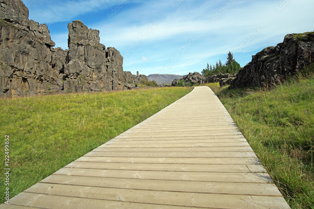 Unterwegs im Nationalpark Pingvellir in Island Unterwegs im Nationalpark Pingvellir in Island