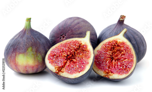 Fresh figs with leaves.