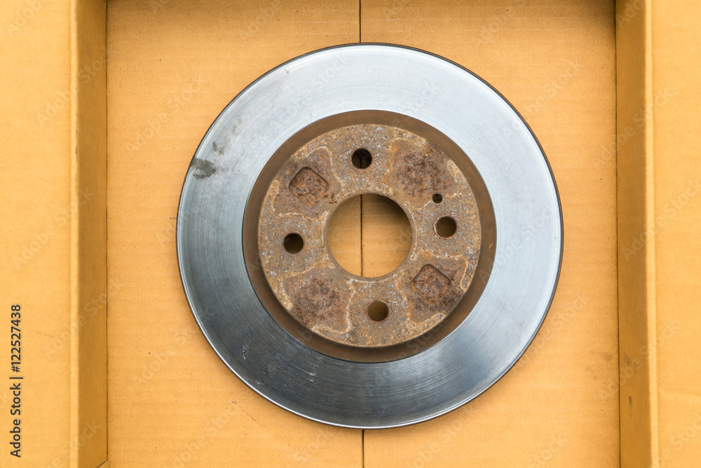 Used discs brake put in the box Used discs brake put in the box