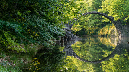 Papier peint photo Le Rakotzbrücke Portail magique du parc de Kromlau  © Ralf Kaiser
