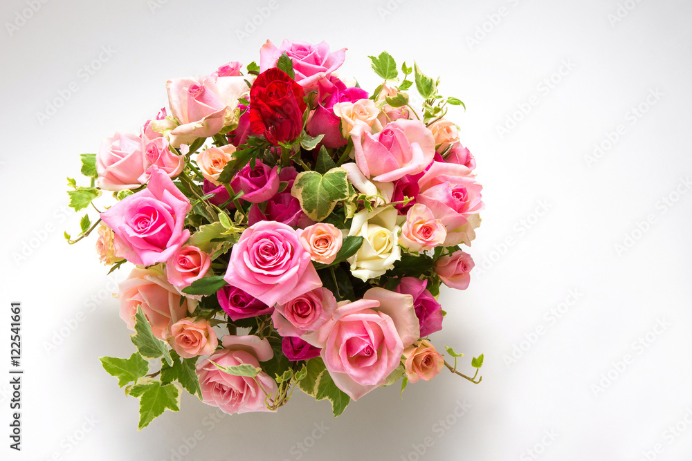 Naklejka premium バラの花 フラワーアレンジメント 俯瞰