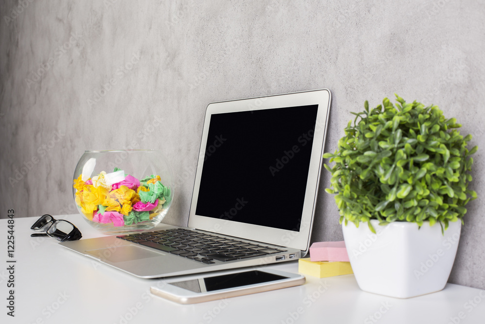 Creative desktop side Creative desktop side