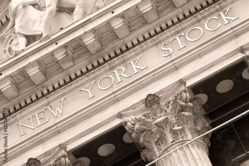Obraz premium Szczegół nowojorskiej giełdy na Wall Street w Nowym Jorku