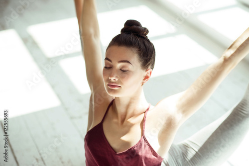 Beautiful dreamy woman dancing Free Download Beautiful dreamy woman dancing - GFXLoad