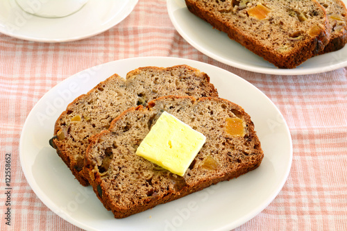 Banana bread with apricots