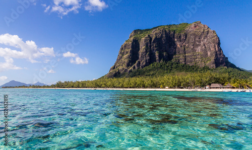 Fotografie, Obraz Le Morne Brabant in Mauritius mit Meer Panorama