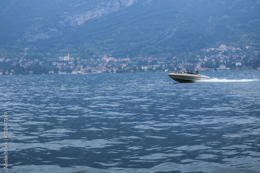 speedboat at como lake