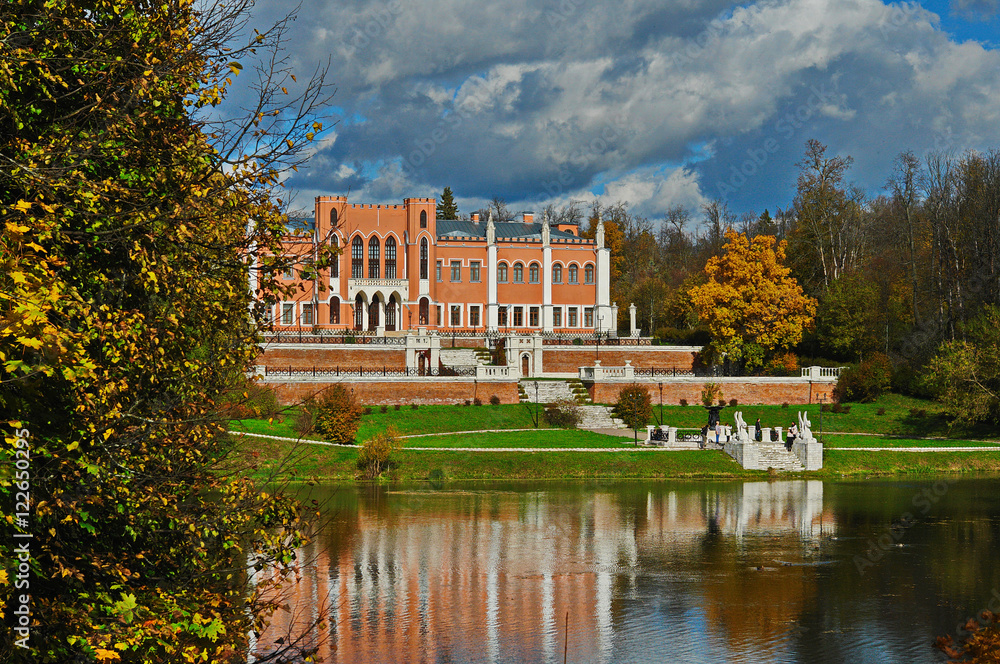 Autumn in Marfino park and palace.
