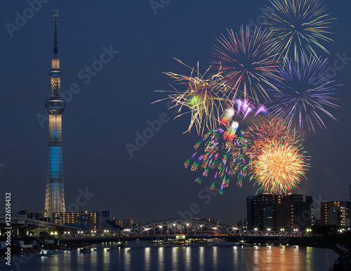 花火とスカイツリータワー