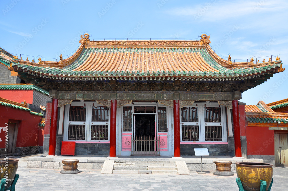 Yihe Hall in the Shenyang Imperial Palace (Mukden Palace), Shenyang, Liaoning Province, China. Shenyang Imperial Palace is UNESCO world heritage site built in 400 years ago. Yihe Hall in the Shenyang Imperial Palace (Mukden Palace), Shenyang, Liaoning Province, China. Shenyang Imperial Palace is UNESCO world heritage site built in 400 years ago.