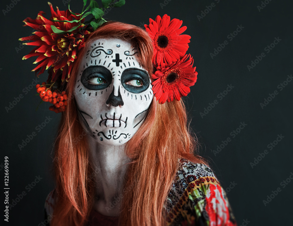 photo portrait of red haired girl with red flowers in her hair makeup Los Muertos photo portrait of red haired girl with red flowers in her hair makeup Los Muertos