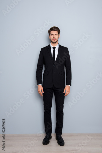 Canvas-taulu Full length photo of stylisn man in black tuxedo
