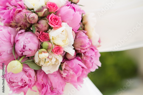 Bouquet of Beautiful Pink Roses  shallow DOF  selective focus