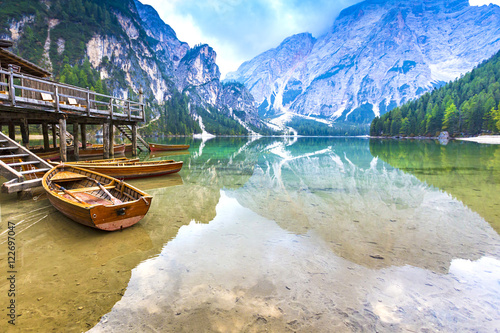 Obraz na plátně Südtirol, Boote am Pragser Wildsee
