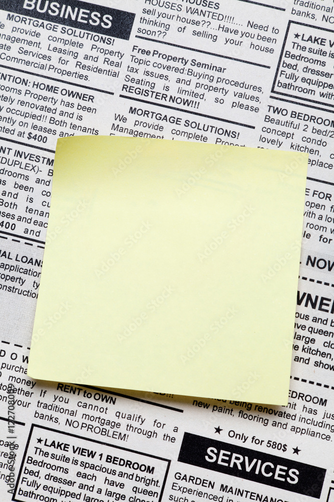 Fototapeta premium Newspaper and sticky note