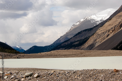 Athabasca river running through Jasper national park, Canada © Natalia Bratslavsky