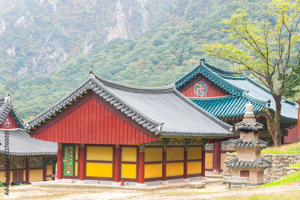 The building of Buddhist Sinheungsa Temple in Seoraksan National