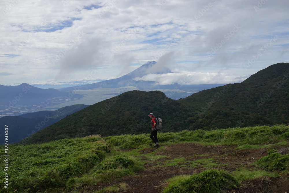 箱根駒ヶ岳からの景色　風景　富士山　成人男性　アジア人　