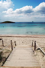Fototapete Abstieg zum Strand Strandzugang auf der Insel Formentera  © Mikoaj