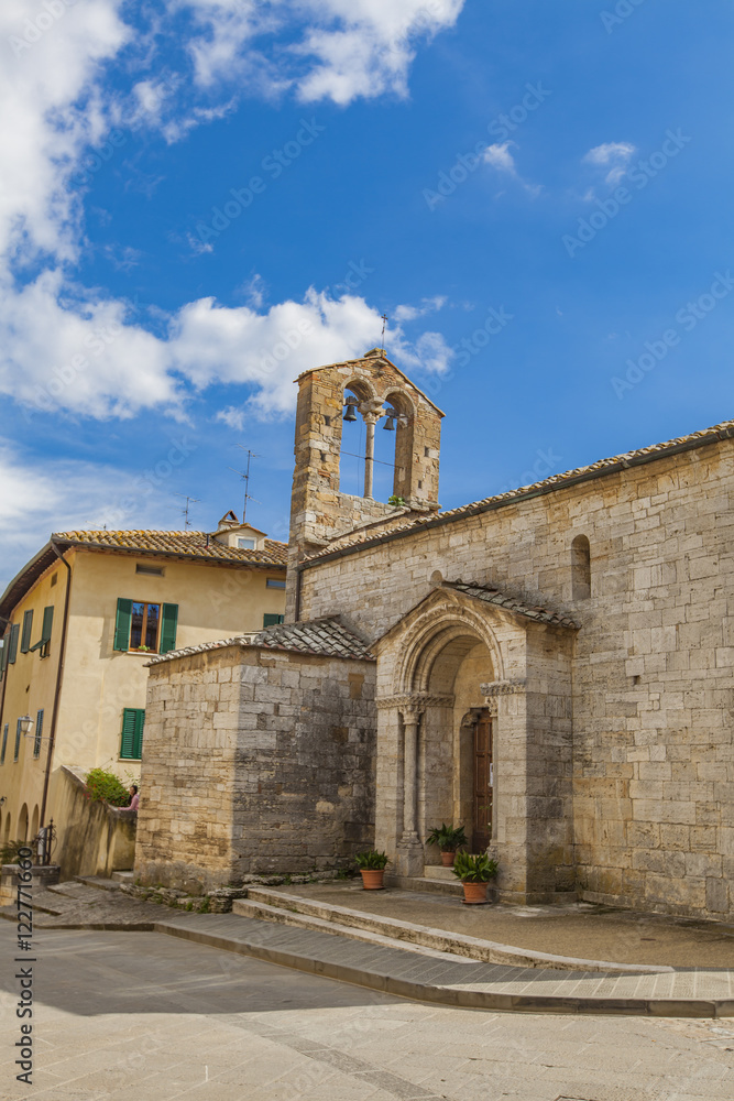 Obraz premium Collegiate church of Sts Quiricus and Julietta in San Quirico 