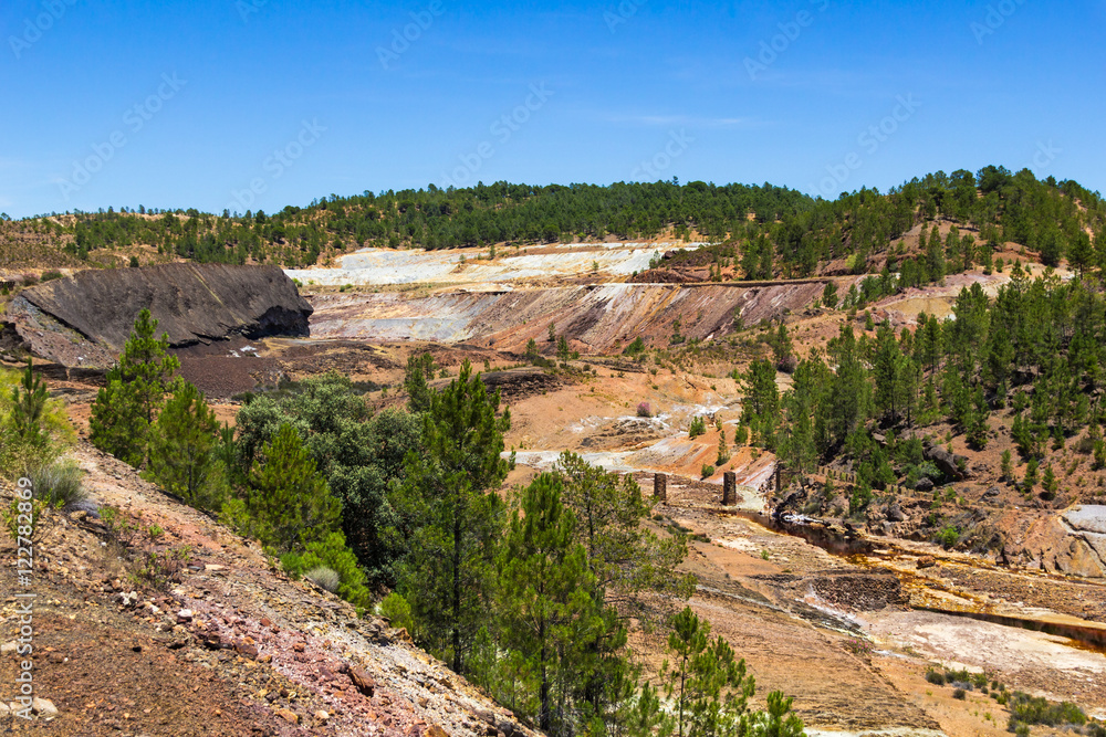 Bonita panoramica de los restos de la explotacion minera