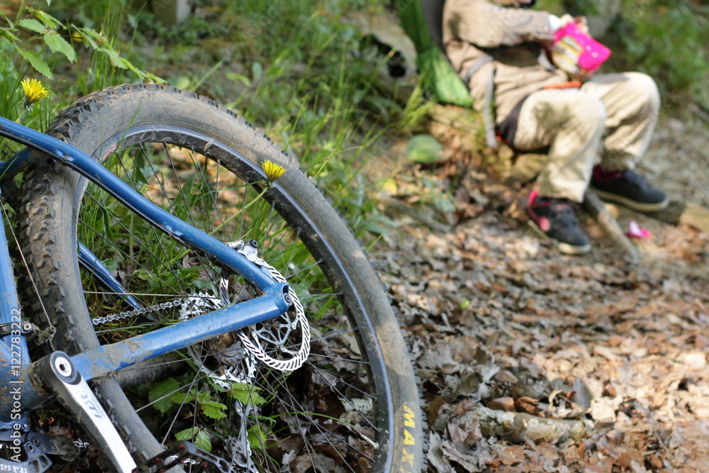Naklejka premium Picknick beim Radfahren