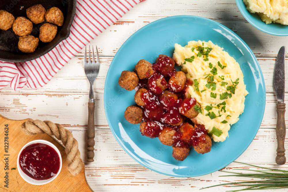Fototapeta premium Meatballs and mashed potatoes