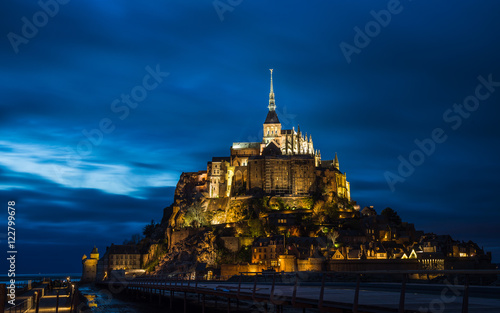 Mont Saint Michel al anochecer