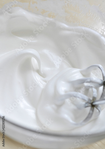 Whire wisk making meringue mousse