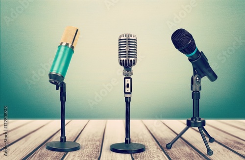 Quadro em tela Broadcasting.