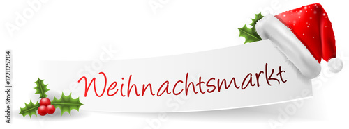 Weihnachtsmarkt mit Weihnachtsmann Mütze und Weihnachtsdeko