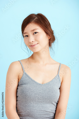 肌の綺麗な女性