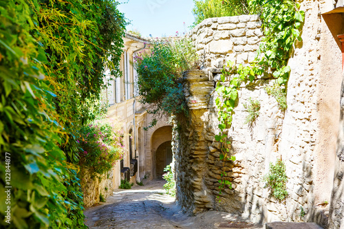 Fototapeta Naklejka Na Ścianę i Meble -  Old streets of Gordes,  town in Provence, France
