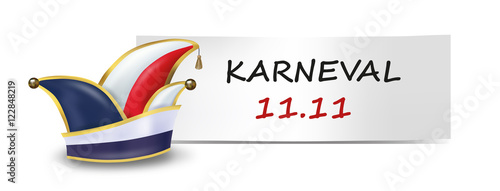 Karnevalsmütze vor Banner