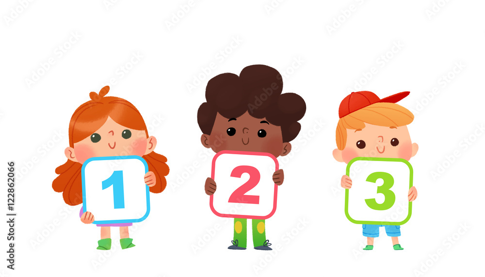 Niños sosteniendo tarjetas con los números 123. Niños sosteniendo tarjetas con los números 123.