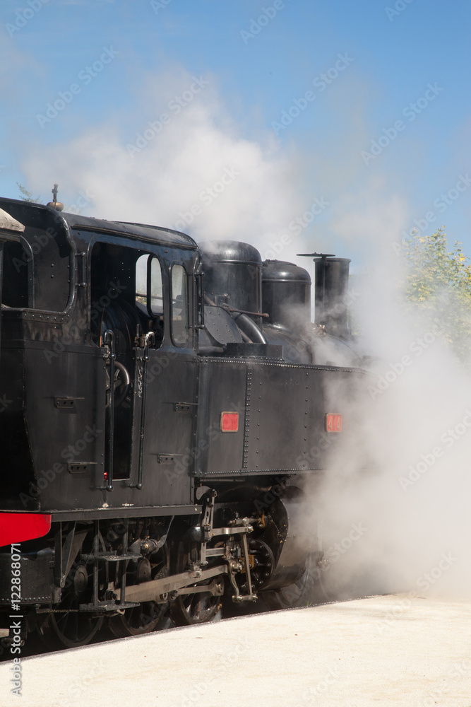 Fototapeta premium Départ de la locomotive à vapeur