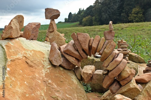 Εκτύπωση καμβά Steinbalance am Fuldaufer bei Guntershausen