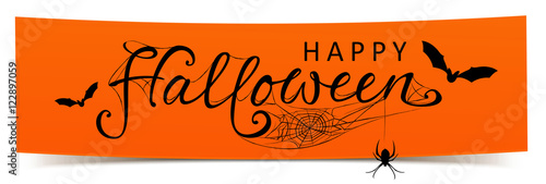 Happy Halloween - Banner mit kalligrafischen Schriftzug, Fledermäusen und Spinnennetz