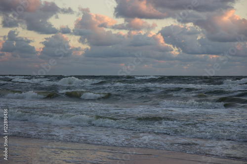 Fototapeta Naklejka Na Ścianę i Meble -  Sunset over the Baltic sea.