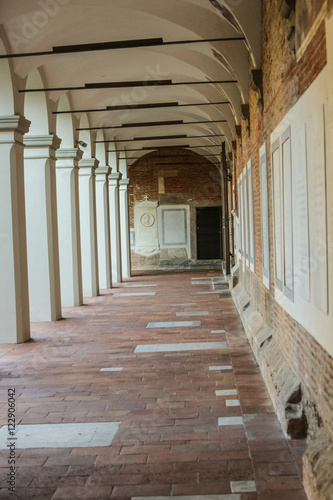 Stadtansicht  Stadtansichten  St  dtereisen  Italien  Toscana  Lucca  Architektur  Geb  ude  Fassaden  Fenster  T  ren  Altstadt  Geb  udeteile