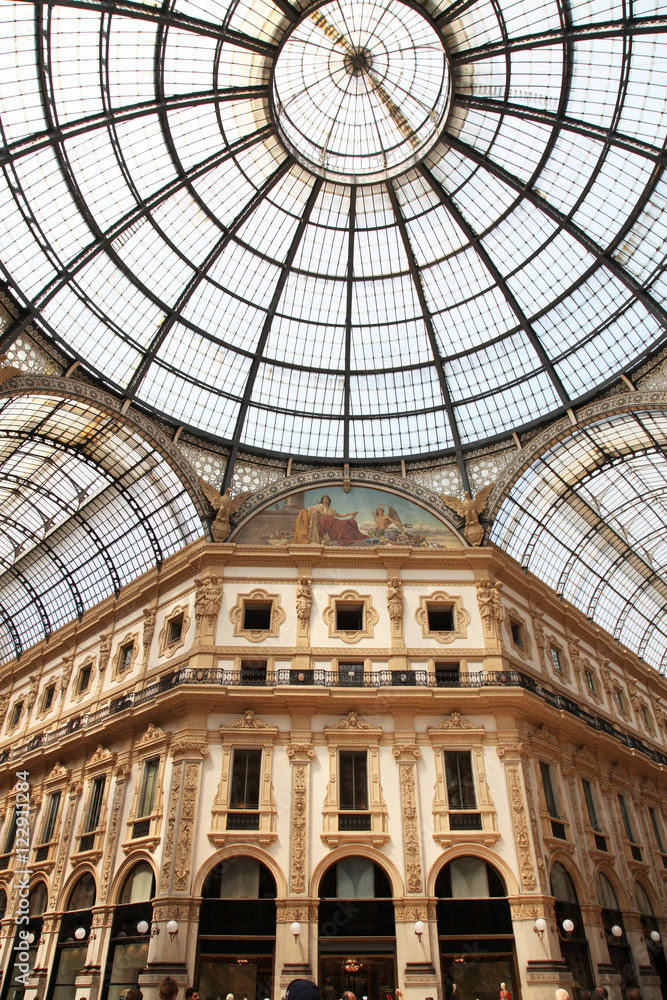 Galleria Vittorio Emanuele II, milan, italy 