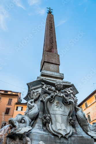 La fontaine du Panthéon de Rome © Gerald Villena