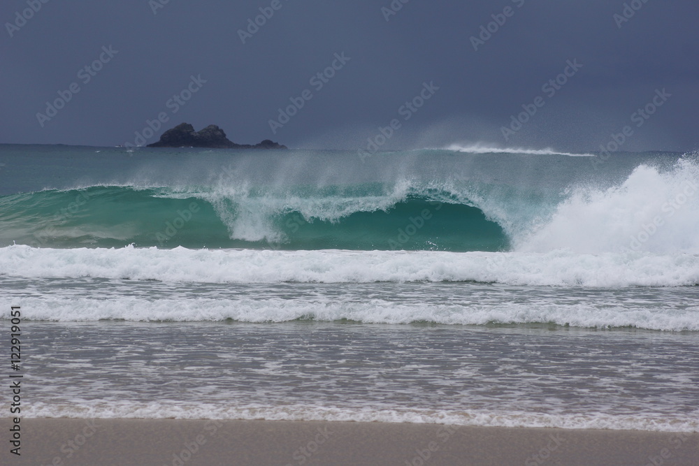 Fototapeta premium crashing waves