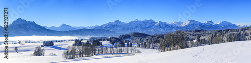 winterliches Panorama im Ostallgäu