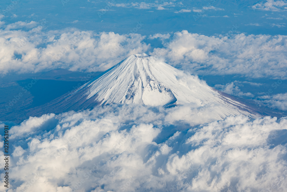 雪を頂いた富士山 山頂 雪を頂いた富士山 山頂