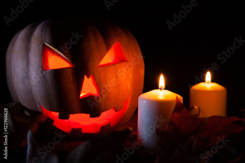 Calabaza de Halloween y velas
