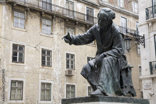Fotografie Statue of Antonio Ribeiro, called O Chiado, a satirical poet who lived in the 16