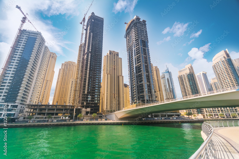 Naklejka premium Dubai Marina skyline at United Arab Emirates